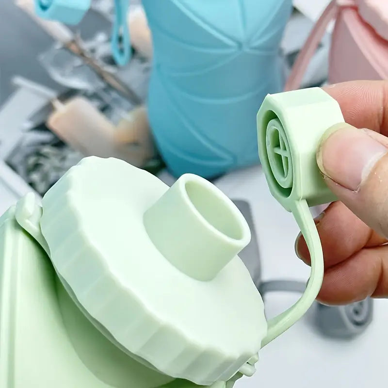 Portable Silicone Water Bottle – 600ML Leak-Proof & Space-Saving Design (random color)