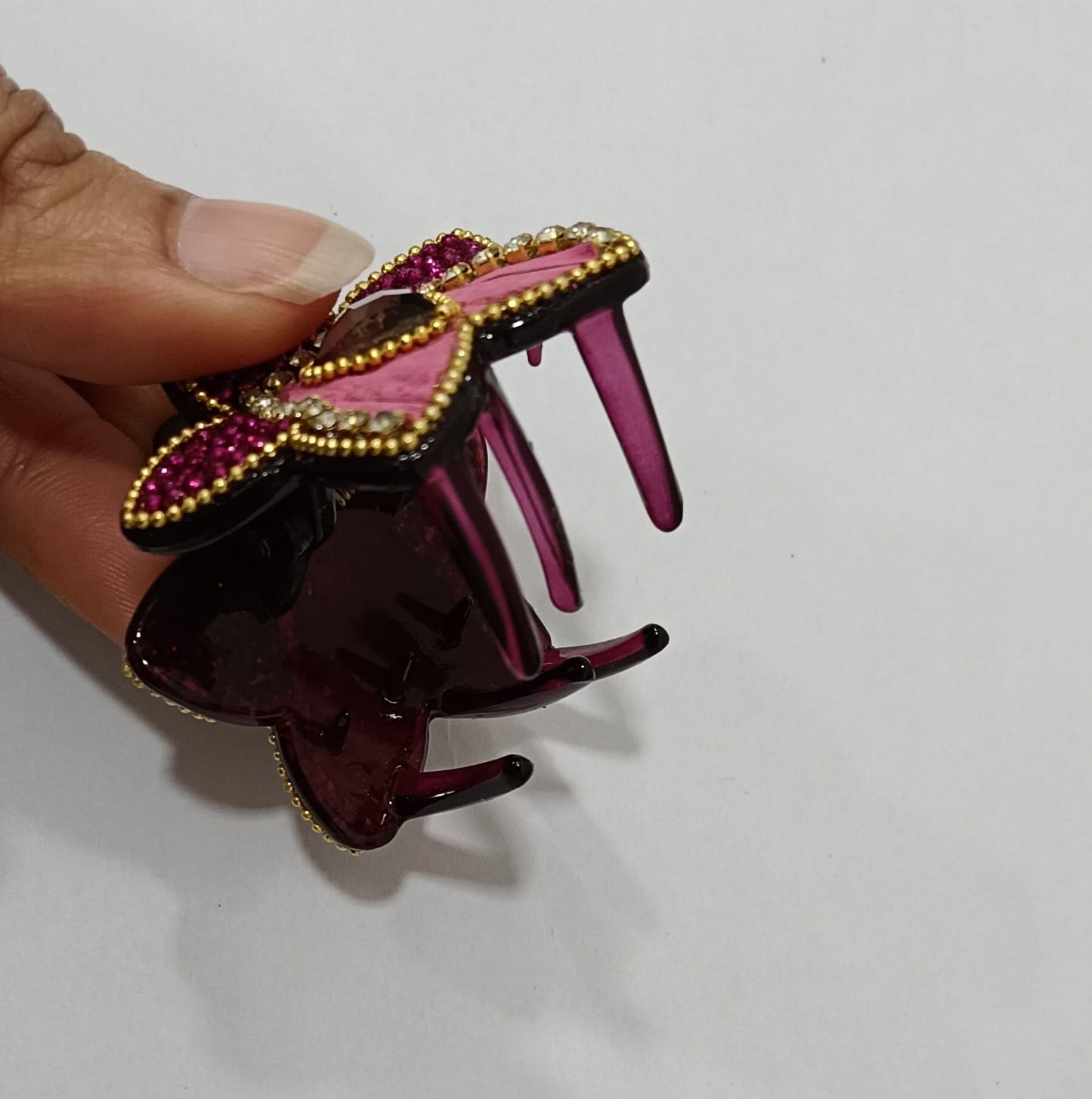 Embroidery Star Shaped Hair Clutch (Random Design & Colors) - 1 Pc