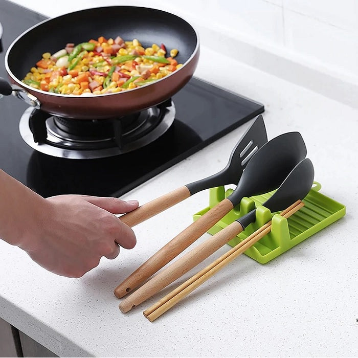 Plastic Oil Spill Spoon Resting Tray, 4 Slots Plastic Spoon Rest Mat Stand Cooking Spatula Holder Tray - Chopsticks Holder, Spoons, Ladles, Kitchen Accessories (Random Color)
