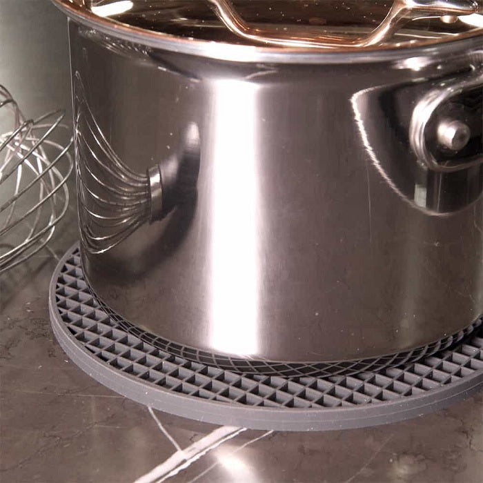 Silicone Hot Mat Round (Random Color)