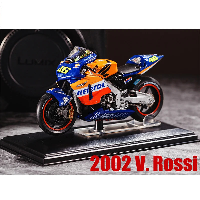 Honda NSR500cc Metal Simulation Two-stroke Motorcycle Sports Motorcycle Model Boutique Collection with Acrylic Display Box