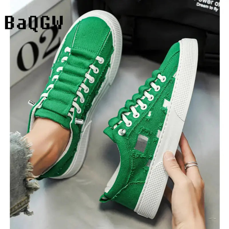 2023 Mens Casual Sneakers Hollow Out Breathable Designer Loafers Summer Fashion Canvas Skate Shoes Student Outdoor Walking Shoes