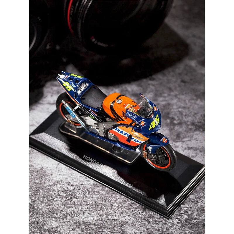 Honda NSR500cc Metal Simulation Two-stroke Motorcycle Sports Motorcycle Model Boutique Collection with Acrylic Display Box