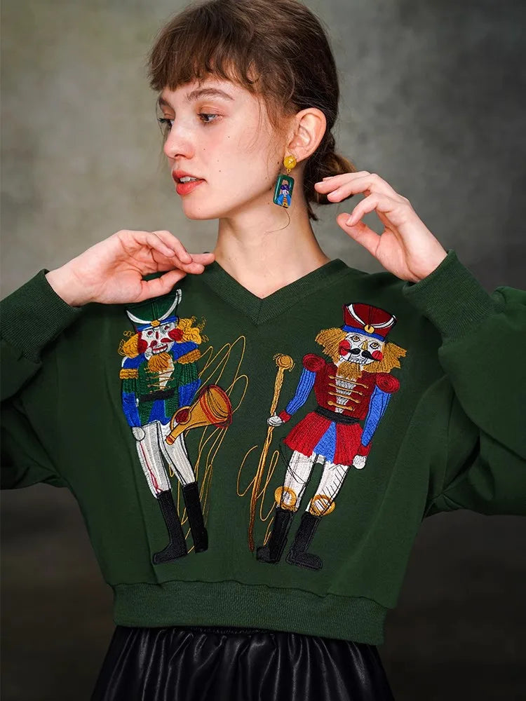 V-Neck Walnut Clip Embroidered Hoodie for Women, Spring and Autumn