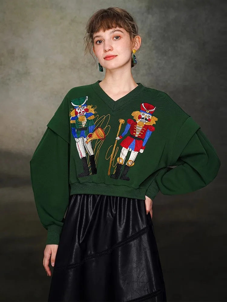 V-Neck Walnut Clip Embroidered Hoodie for Women, Spring and Autumn