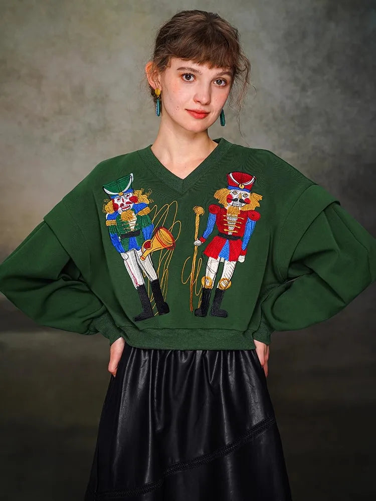 V-Neck Walnut Clip Embroidered Hoodie for Women, Spring and Autumn