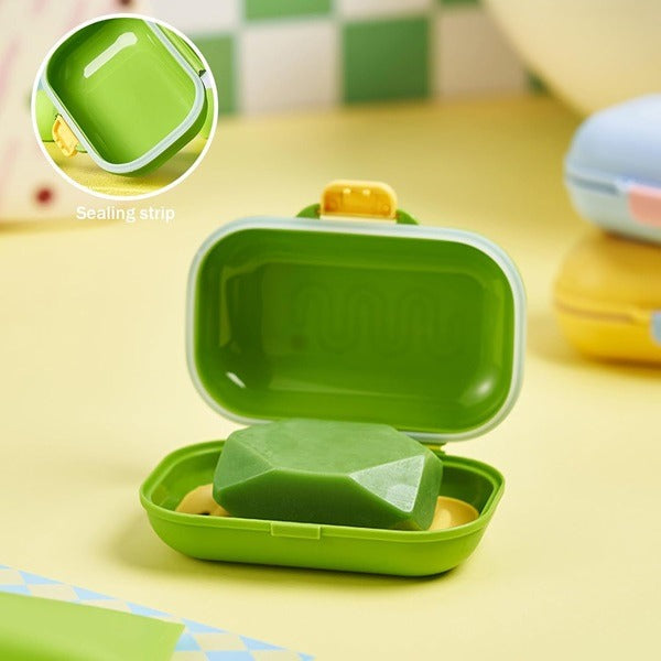 Portable Travel Soap Case with a Leakproof Closing, Waterproof Soap Travel Container in Different Colour
