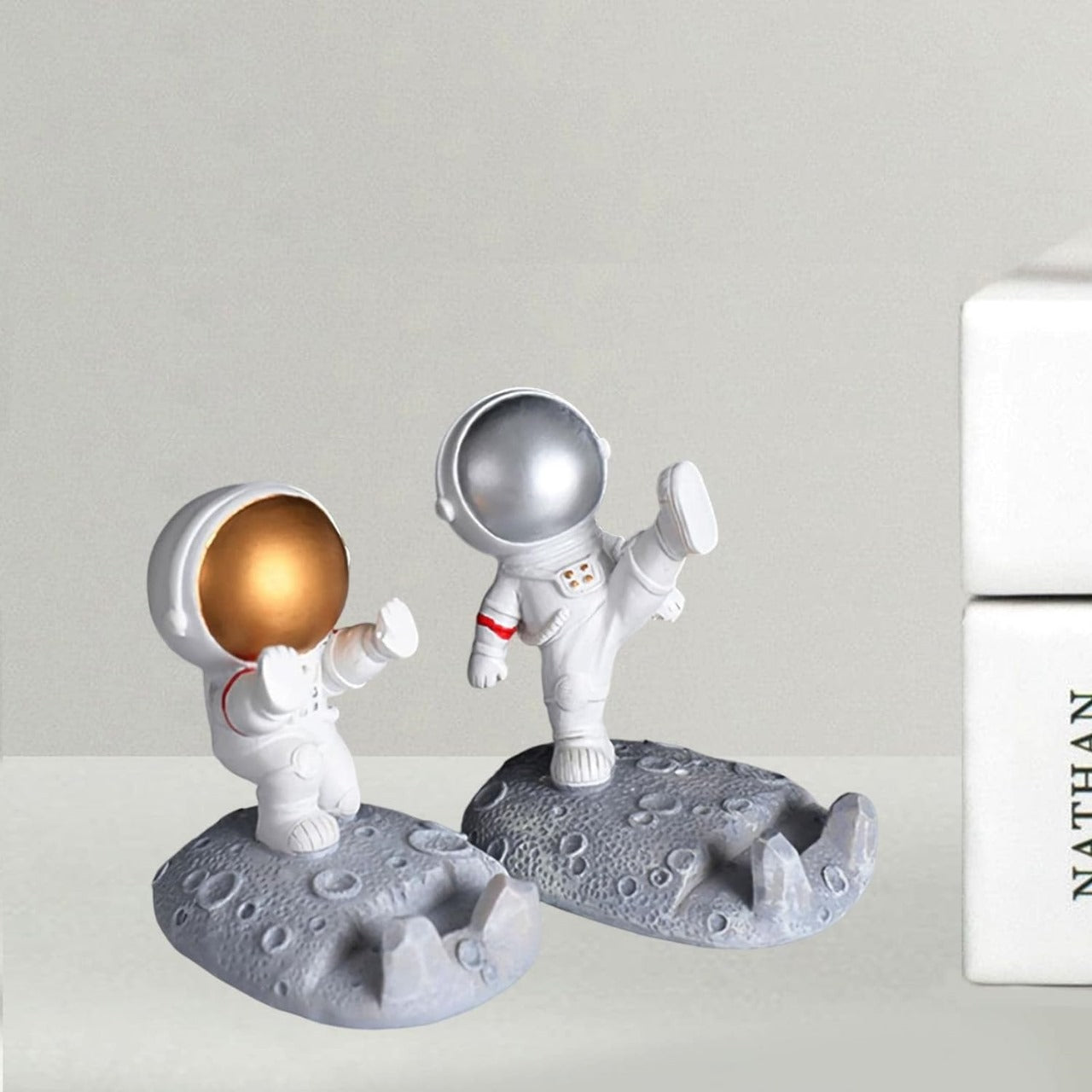 Creative Astronaut Mobile Holder (Random)