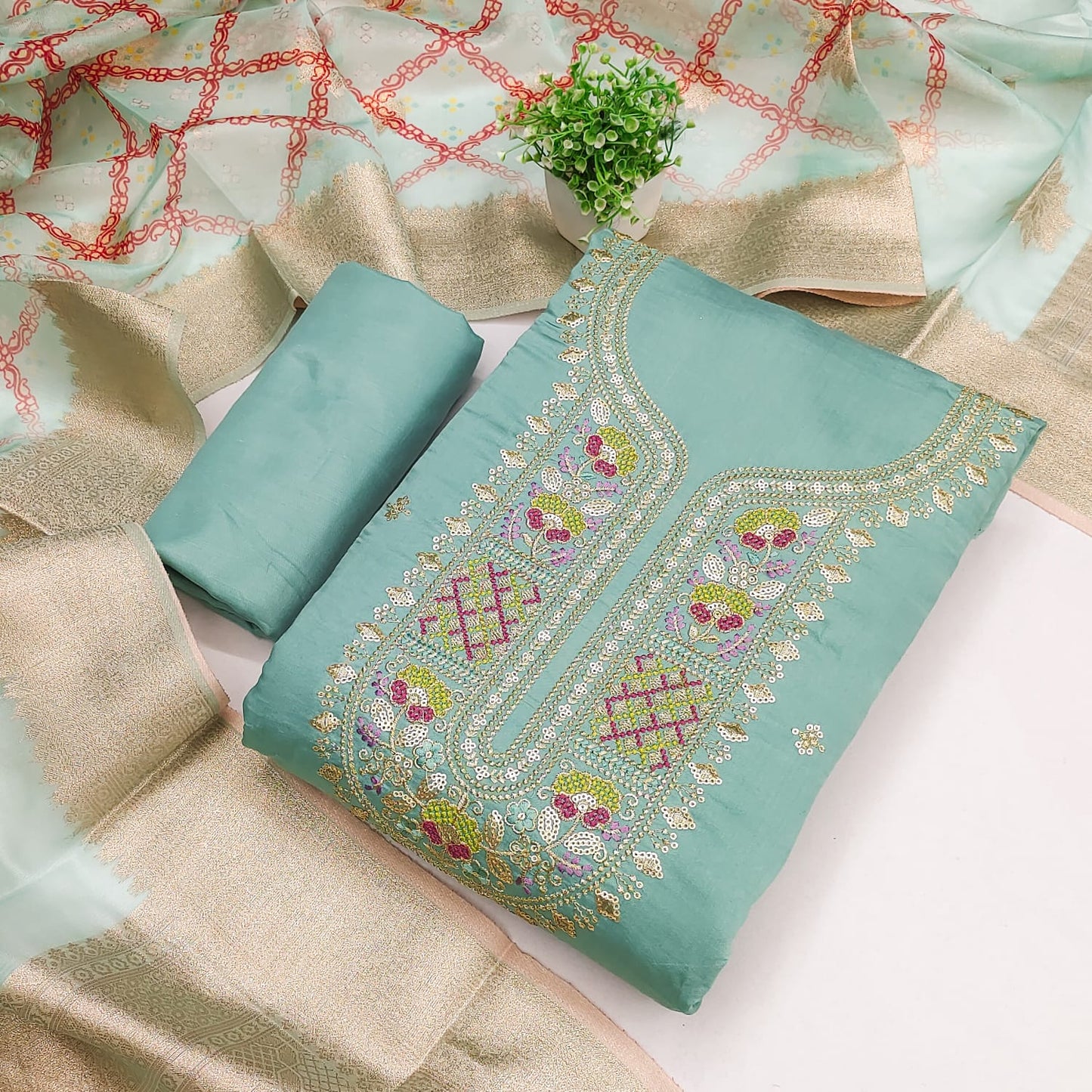 Sea Green Threadwork Organza Unstitched Salwar Suit