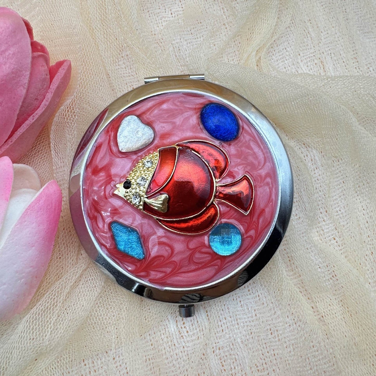 Portable Make up Folding Mirror 9Random Design)